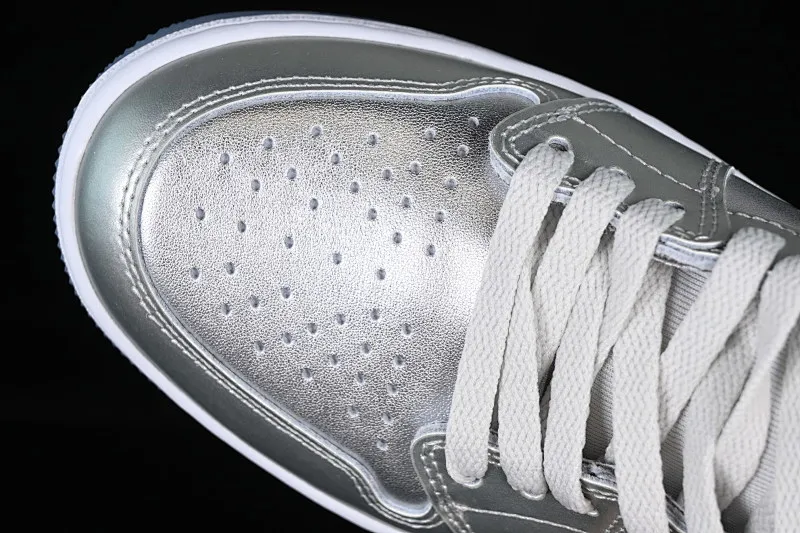 All categories Air Jordan Jordan series basketball shoes Air Jordan 1 High L version Air Jordan 1 High Golf AJ1 Joe 1 golf joint silver high-top basketball shoes FD6815-001